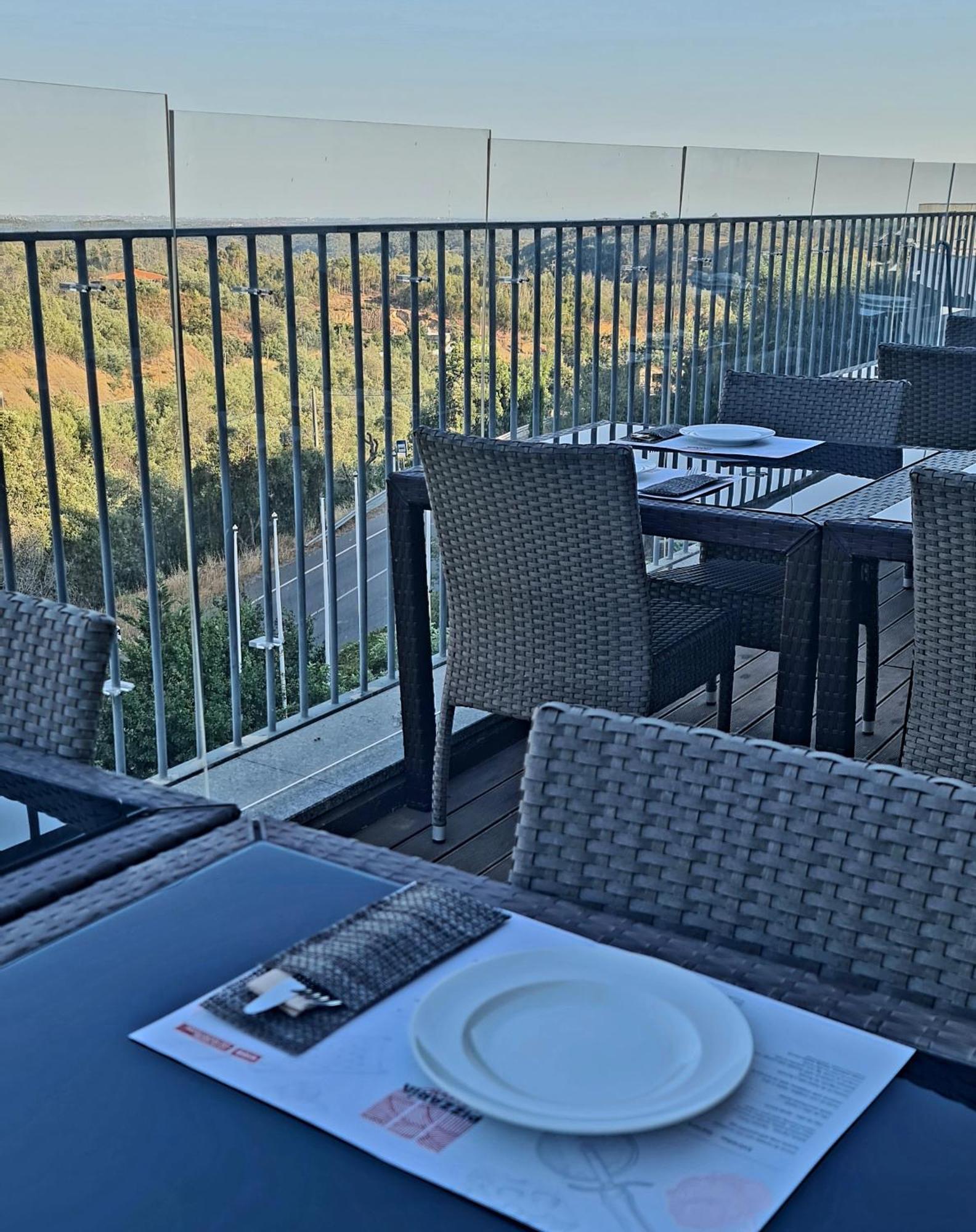 Monchique Resort & Spa Екстер'єр фото The restaurant at the top of the tower