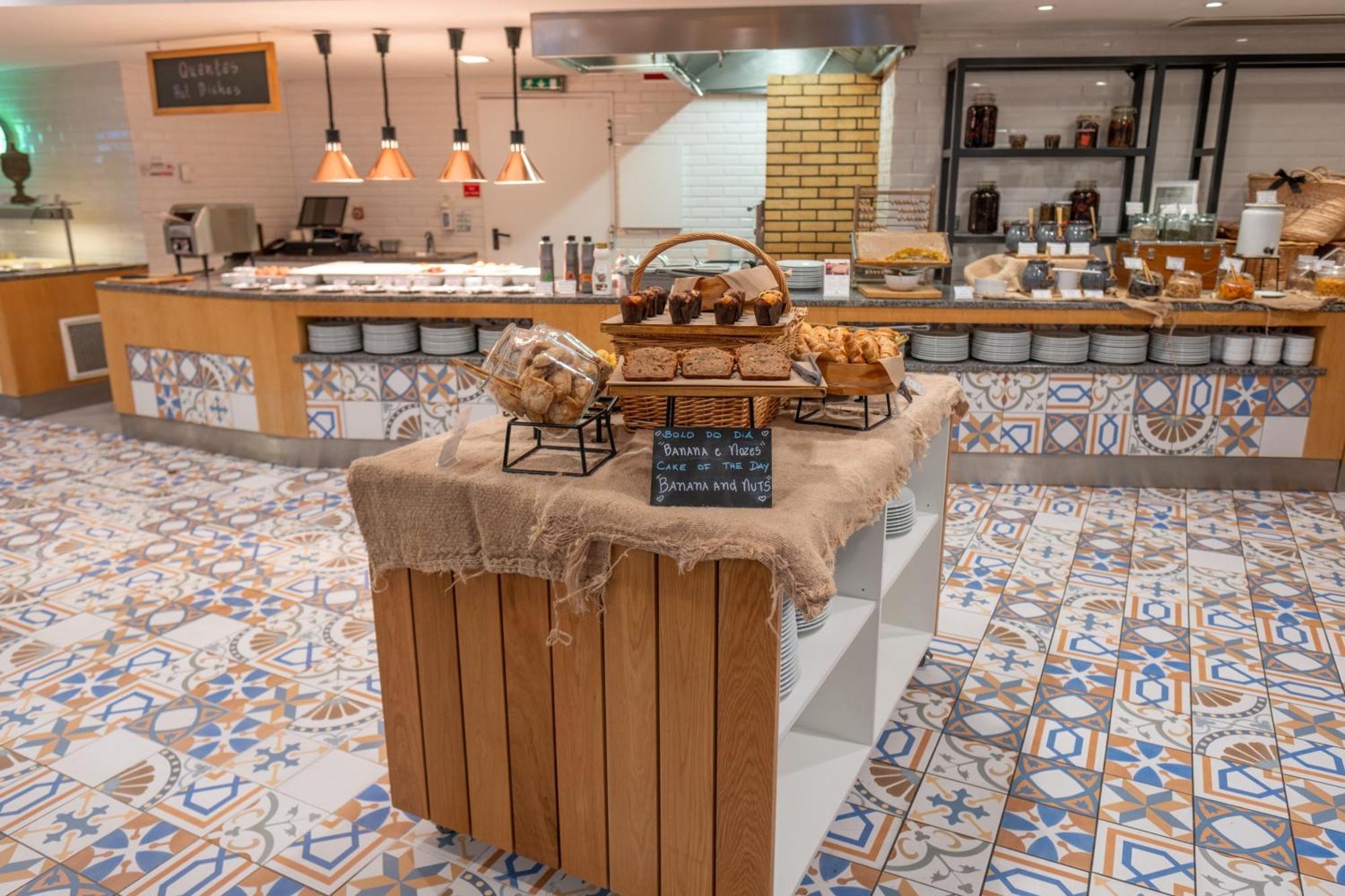 Monchique Resort & Spa Екстер'єр фото A buffet at a hotel
