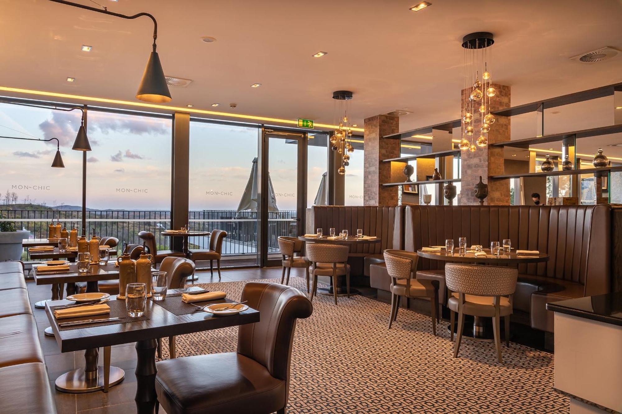 Monchique Resort & Spa Екстер'єр фото The restaurant at the top of the hotel
